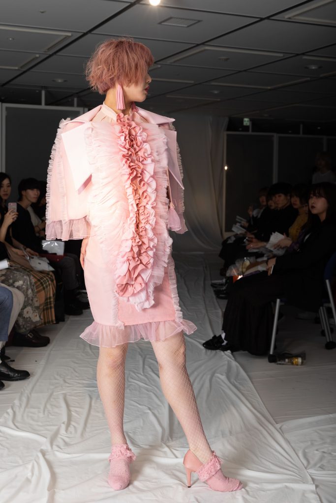 立教大学服飾デザイン研究会によるファッションショー「tone」