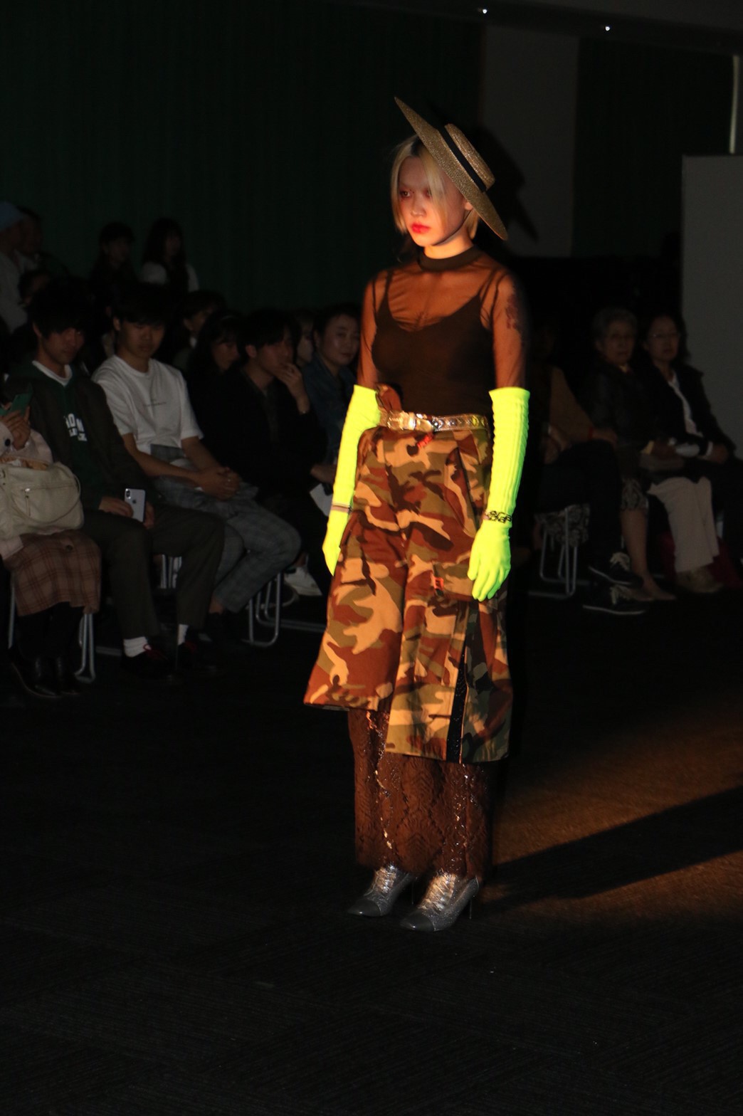 青山大学服飾愛好会 変態 LOOK05