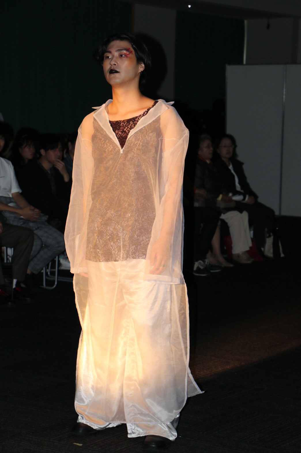 青山大学服飾愛好会 変態 LOOK04