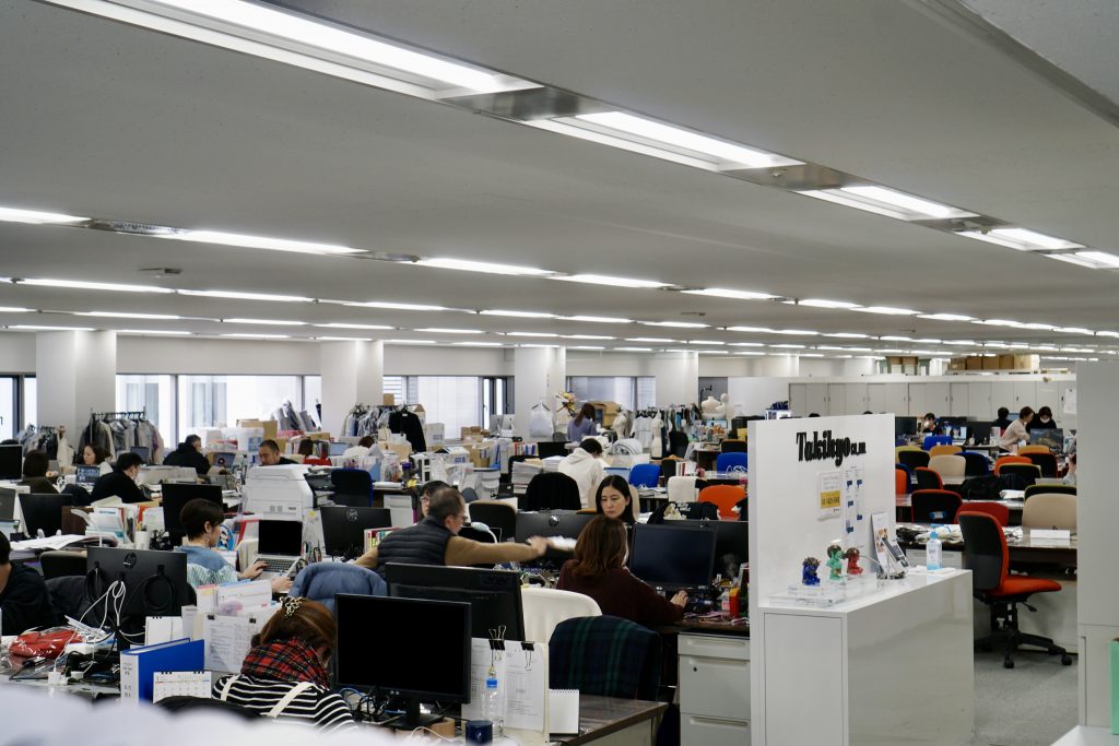 【オフィスツアー】繊維商社・タキヒヨー株式会社（東京支社）──トップメゾンが訪れる北参道ショールームにも潜入